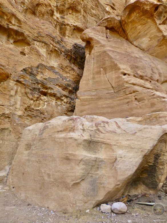 Felsen Terrasse Hakuna Matata Höhle Little Petra Jordanien