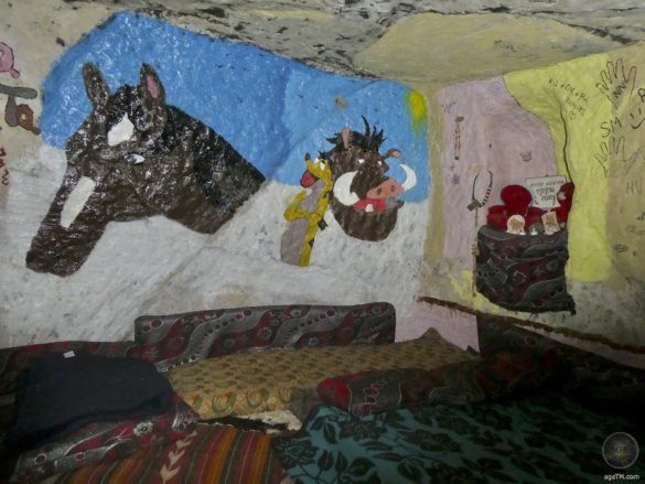 Innenansicht Hakuna Matata Höhle Little Petra Jordanien