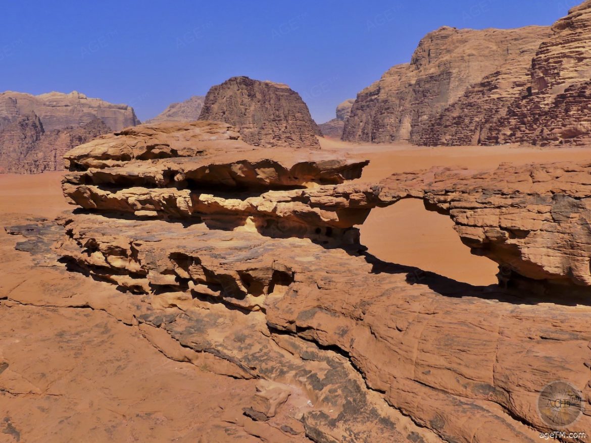 Little Bridge - Steinbrücke in der Wüste von Wadi Rum UNESCO Welterbe Jordanien