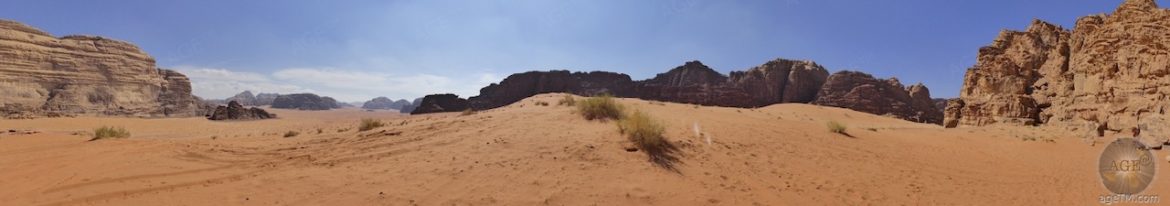 Panorama in der Wüste von Wadi Rum Jordanienjpeg