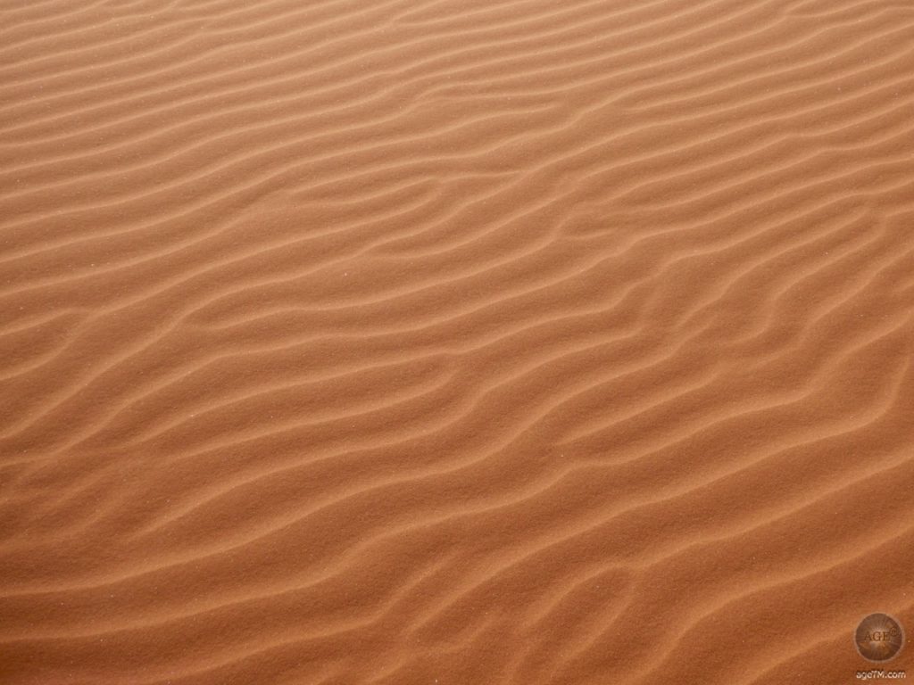 Rote Sanddünen in der Wüste von Wadi Rum Jordanien