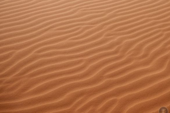 Rote Sanddünen in der Wüste von Wadi Rum Jordanien