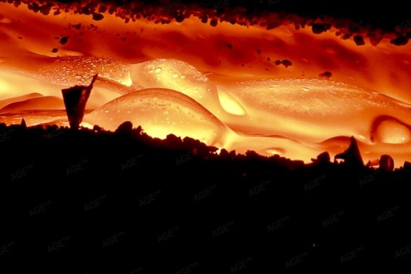 Islandic Lava Show mit 1100 Grad heißer Lava im Katla UNESCO Geopark VIK Island