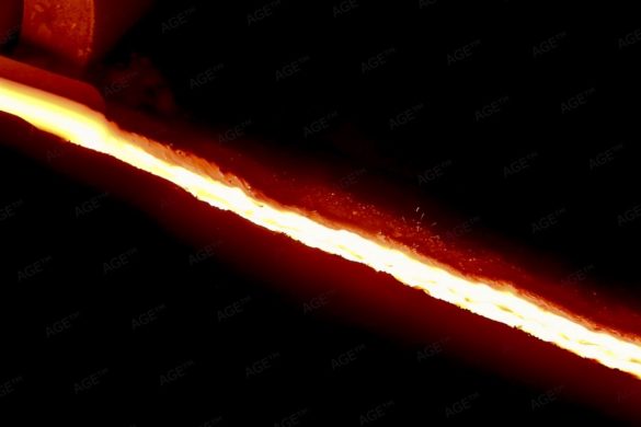 Islandic Lava Show wie beim Vulkanausbruch fließt 1100 Grad heiße Lava im Katla Geopark VIK Island