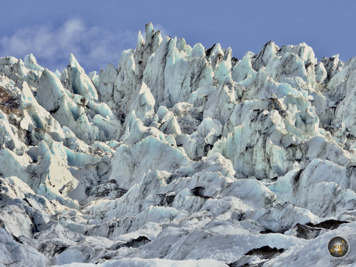 Beeindruckend türmt sich das Eis am Falljökul Gletscher.