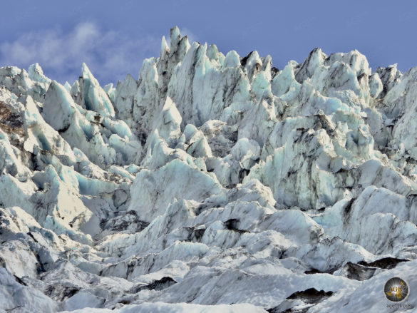 Beeindruckend türmt sich das Eis am Falljökul Gletscher.