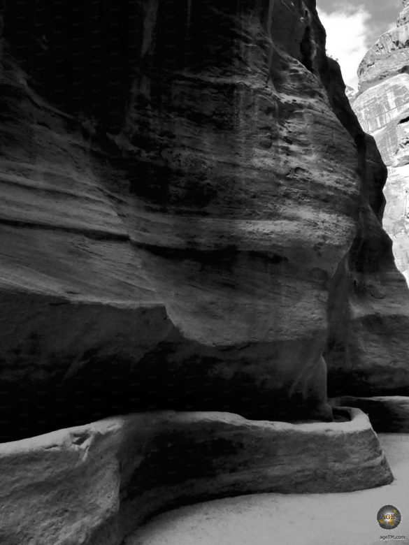 Trinkwasserleitung im Siq Petra Jordanien UNESCO Weltkulturerbe