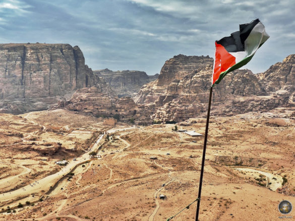 Aussichtspunkt Al-Khubtha Trail Säulenstrasse großer Tempel Petra Jordanien Weltwunder