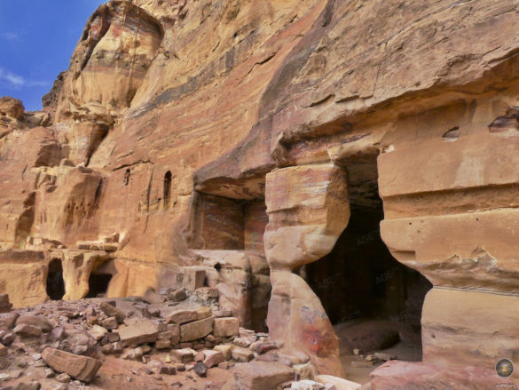 Buntes Triklinium Wadi Farasa Ost Petra Jordanien UNESCO Weltkulturerbe