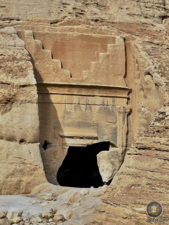 Treppengrab in der Felsenstadt Petra Jordanien UNESCO Weltkulturerbe