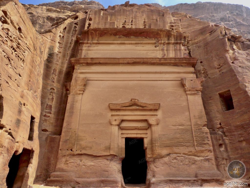 Todos os caminhos levam a Petra! Mapa de Petra e 14 dicas Tumba de Uneishu em Petra Jordan, Patrimônio Mundial da UNESCO