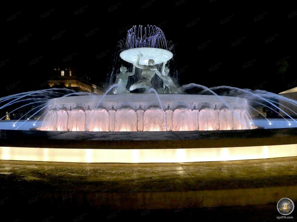 Valletta Hauptstadt von Malta 19 Der Tritonenbrunnen von Valletta bei Nacht - Malta