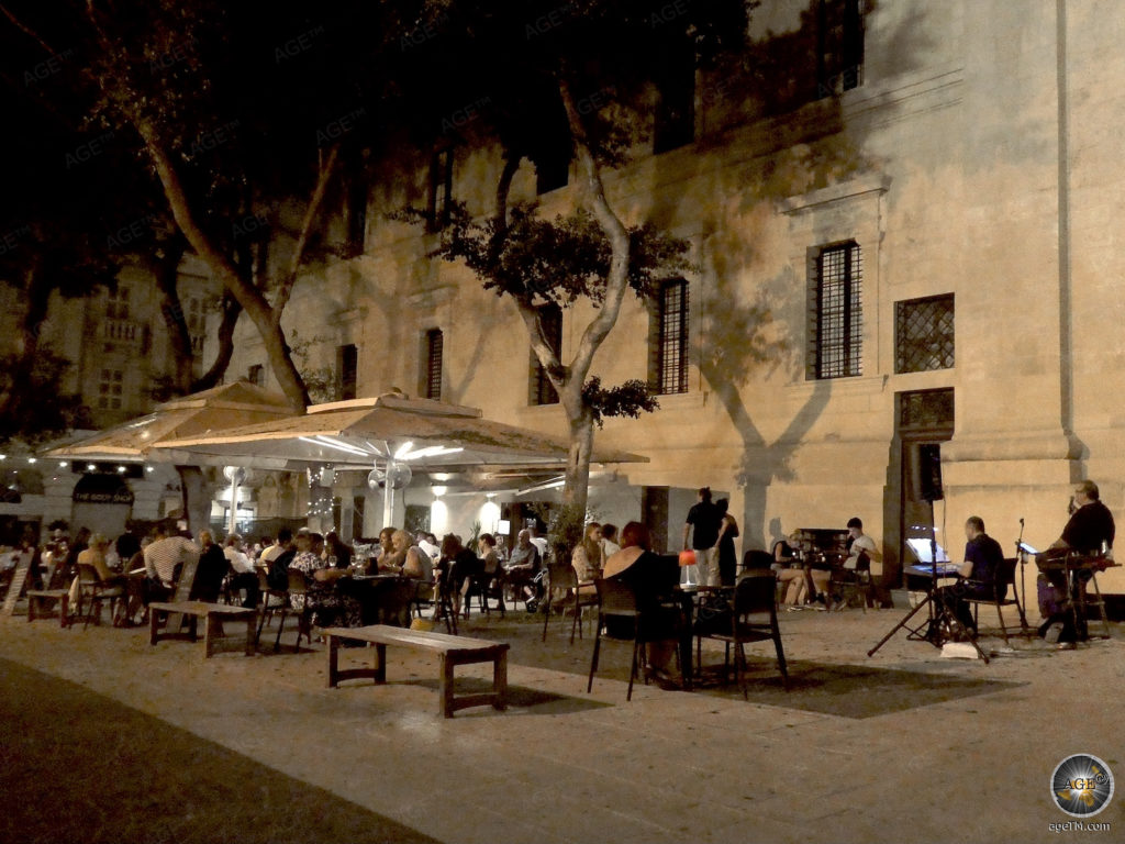 Valletta Hauptstadt von Malta 16 Genieße die Gastronomie und Livemusik in Valletta - Hauptstadt von Malta