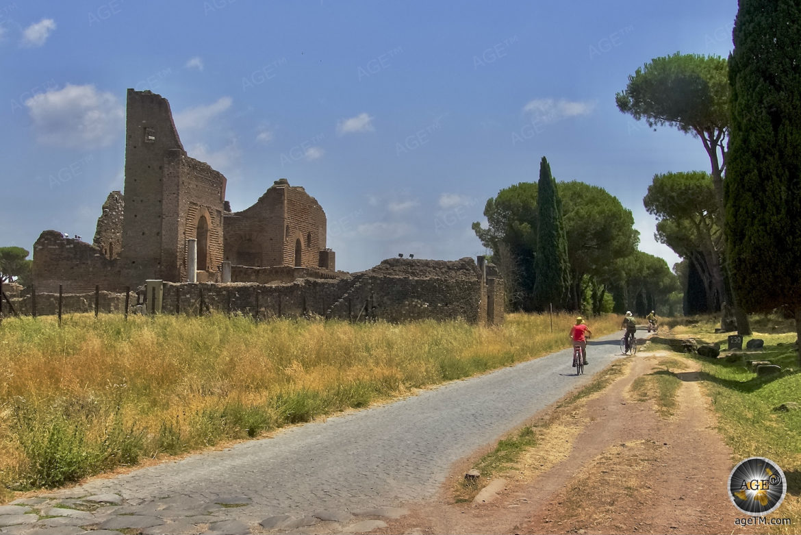 Radtour auf der Via Appia Antica vor den Toren von Rom Italien Europa Aktivurlaub