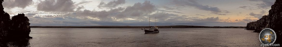 Panorama Insel Genovesa - Galapagos Kreuzfahrtschiff Samba