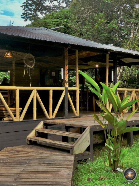 Foto vom Restaurant der Bamboo Lodge im Amazonas Regenwald Cuyabeno Wildlife Reserve Ecuador