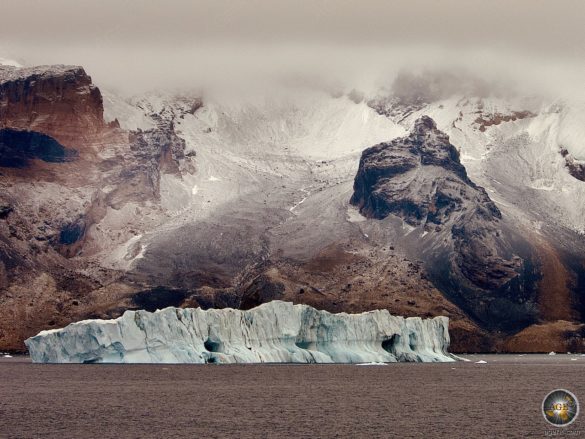 Eisberg vor der Küste der Antarktischen Halbinsel - Sea Spirit Antarktis Expedition