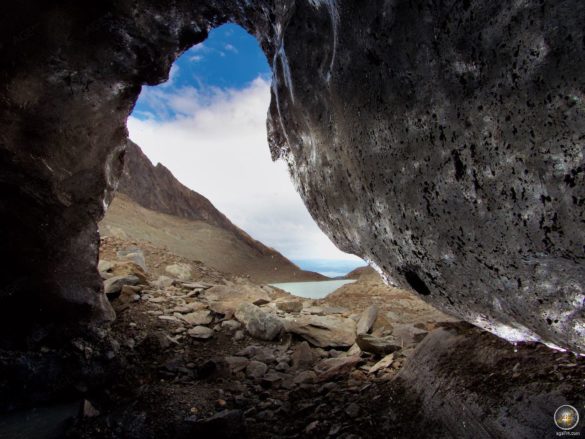 Eishöhle im Glacier Vincinguerra Wanderung Trekking Ushuaia Feuerland Chile Argentinien Südamerika Antarktisreise
