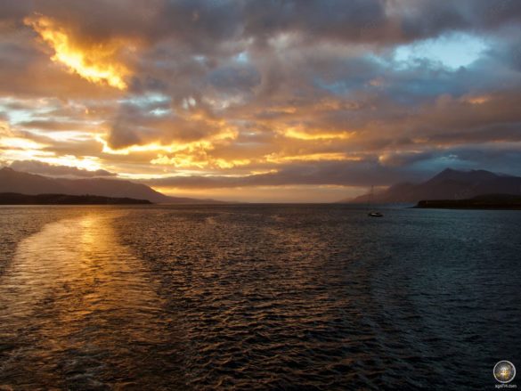 Sonnenuntergang im Beagle-Kanal - Feuerland Chile Argentinien Südamerika - Startpunkt vieler Antarktisreisen