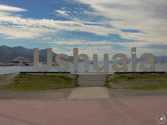 Ushuaia südlichste Stadt der Welt - am Beagle-Kanal - Feuerland Argentinien Südamerika - Antarktis-Expeditionsreisen Startpunkt