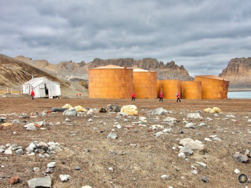 Anlandung Whalers Bay Deception Island Süd-Shetland-Inseln - Sea Spirit Antarktis Expeditionsreise