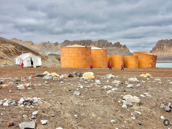 Anlandung Whalers Bay Deception Island Süd-Shetland-Inseln - Sea Spirit Antarktis Expeditionsreise