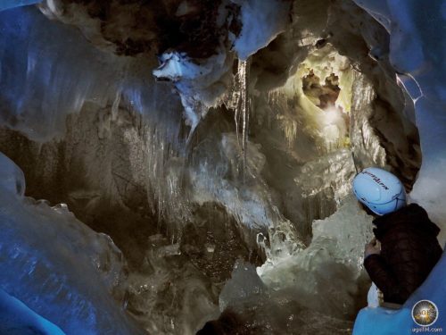 Blick in die Jubiläumshalle - Natur-Eispalast Hintertux Tirol Österreich