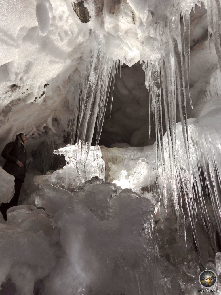 Foto-Tour Natur-Eispalast Jubiläumshalle Hintertux Gletscherhöhle Tirol Österreich