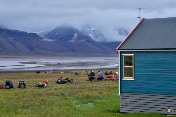 Svalbard Longyearbyen - Blick zu Isfjord Spitzbergen