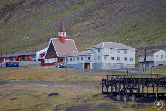 Svalbard Longyearbyen - Die nördlichste Kirche der Welt - Kirche unseres Erlösers auf Spitzbergen (Svalbard-Kirche)