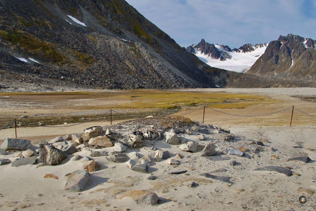 Überreste von Tranöfen bei Gravneset, Walfang Geschichte Spitzbergen