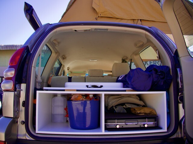 Toyota Prado 4WD Offroad Camper mit Innenbett und Stauraum-System